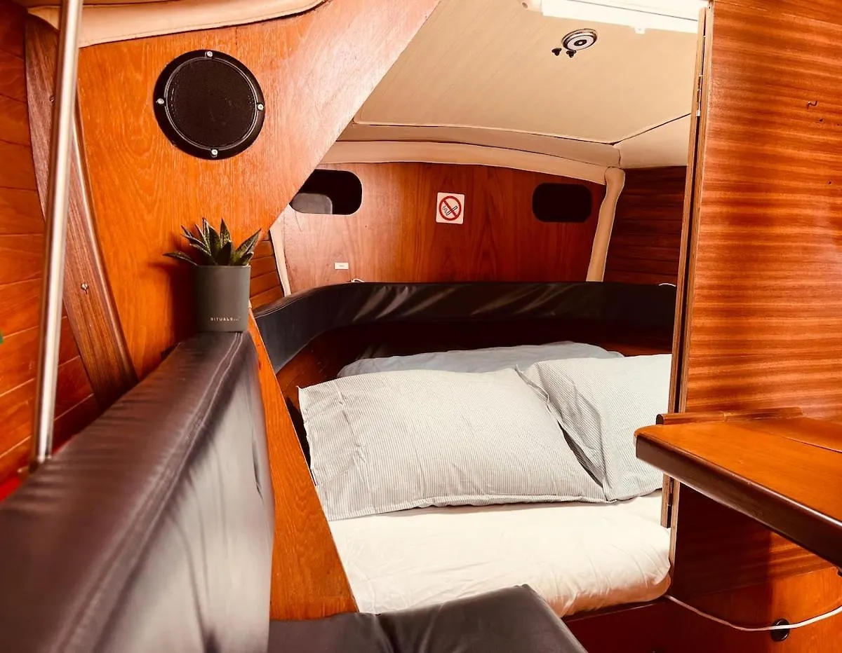 Alcyon, A Peaceful Floating Home 리스본 0*,  포르투갈